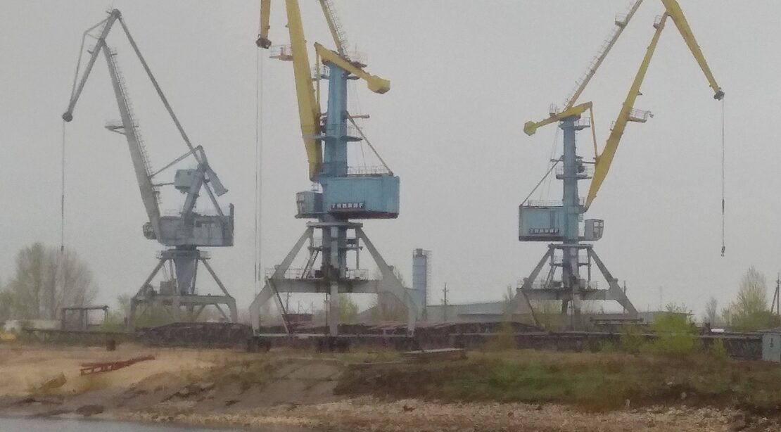 Грузовой порт города Казань